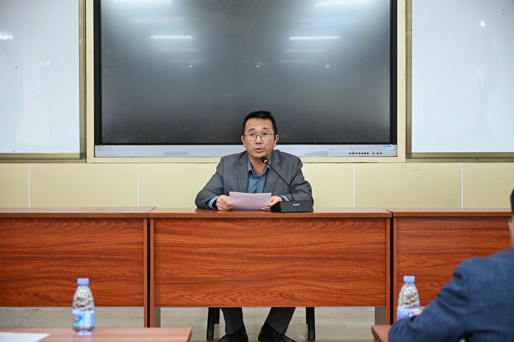 03 陈为庆副校长宣读表彰决定.JPG