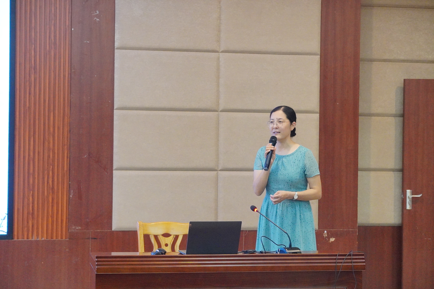 图10：高静老师总结点评.jpg