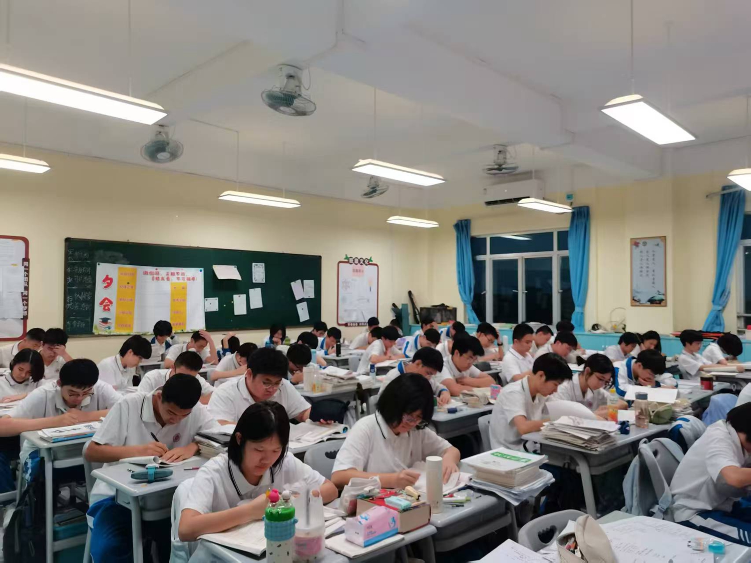 图8： 同学们每天学习数学1小时.jpg