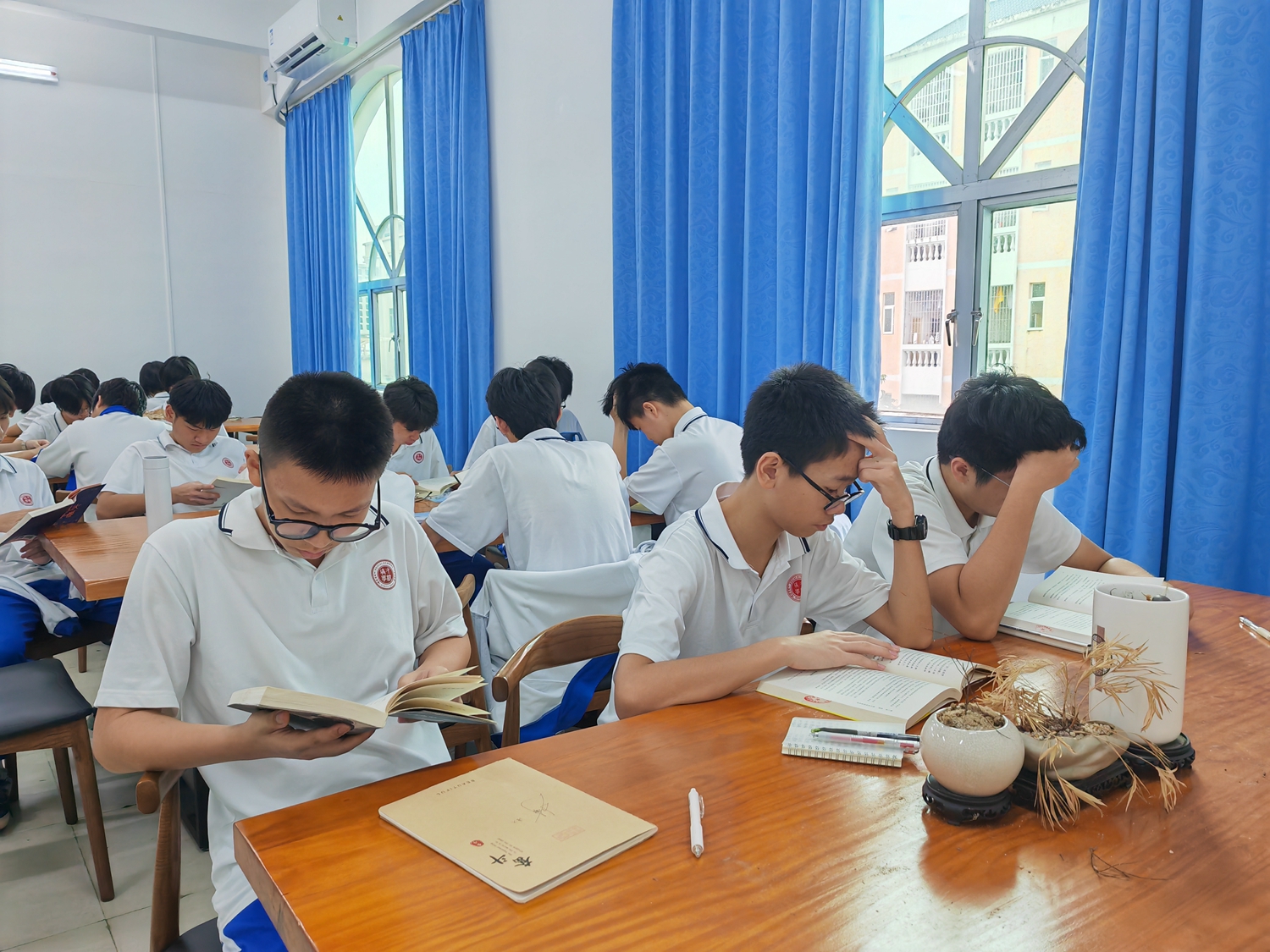 图9：在文字的海洋里遨游.jpg