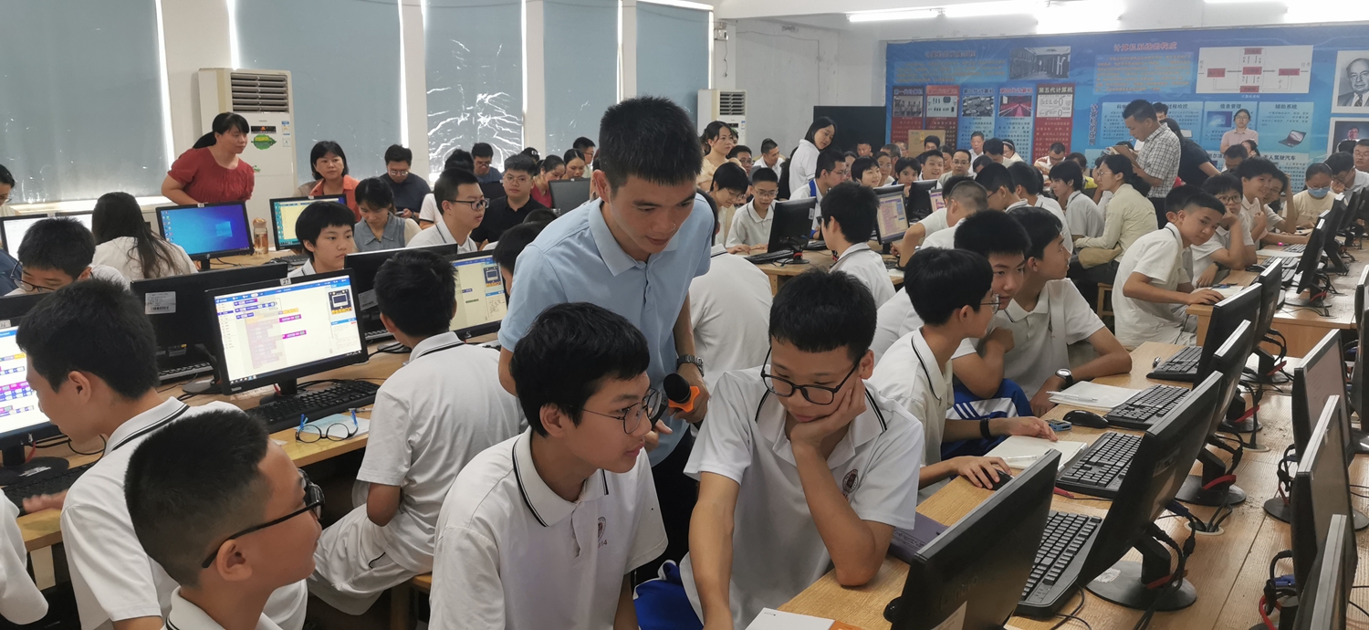 4.我校刘全老师上展示课.jpg