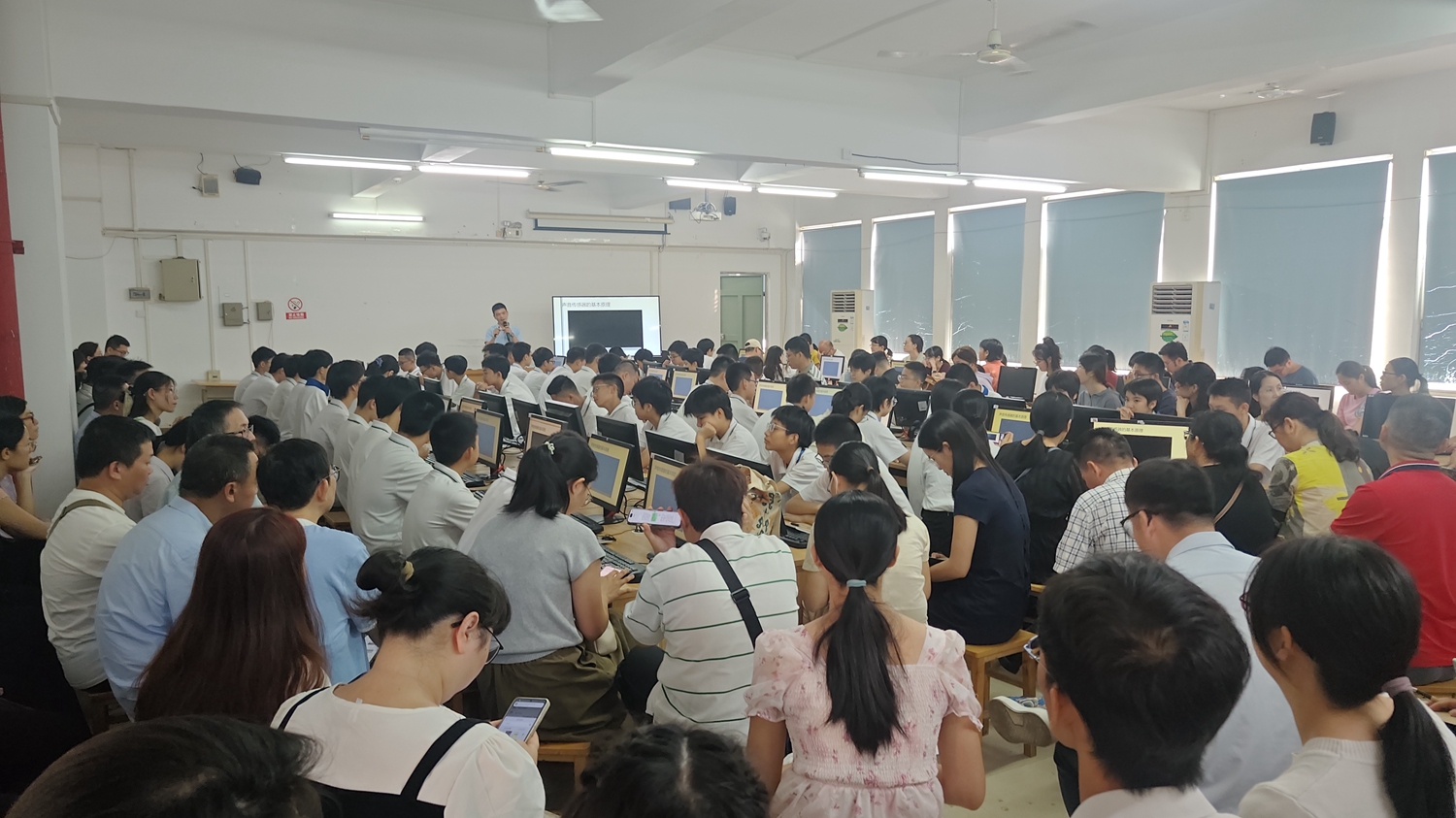 5.展示课现场.jpg