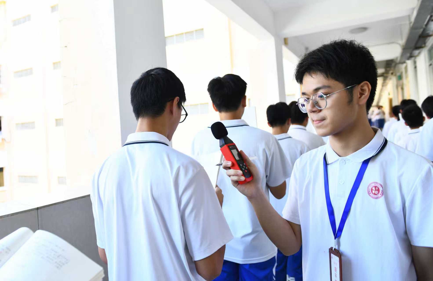 图6：创新使用分贝仪量化评分.jpg