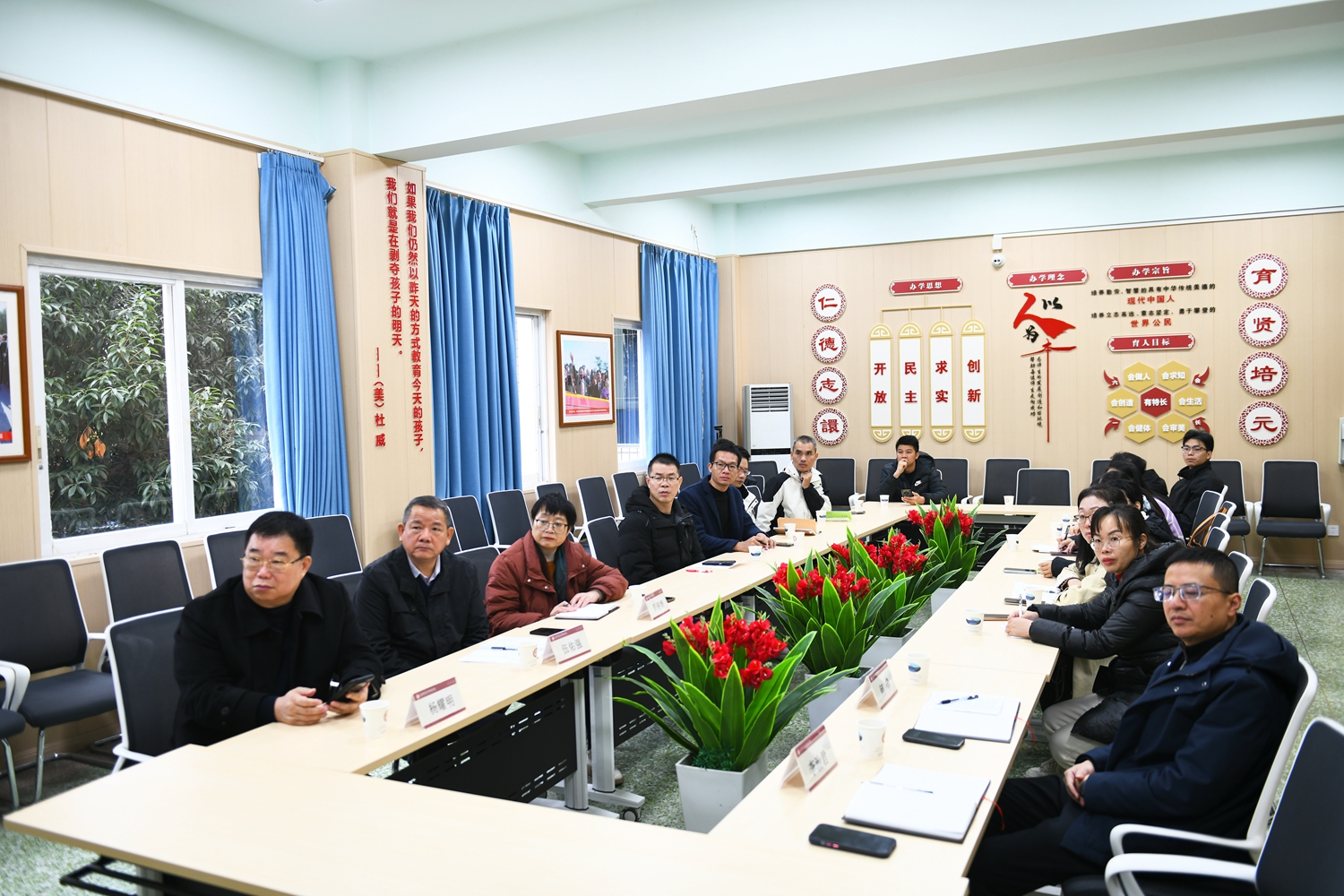 1764936389204464.jpg (13)德育线领导、老师认真学习(2).JPG