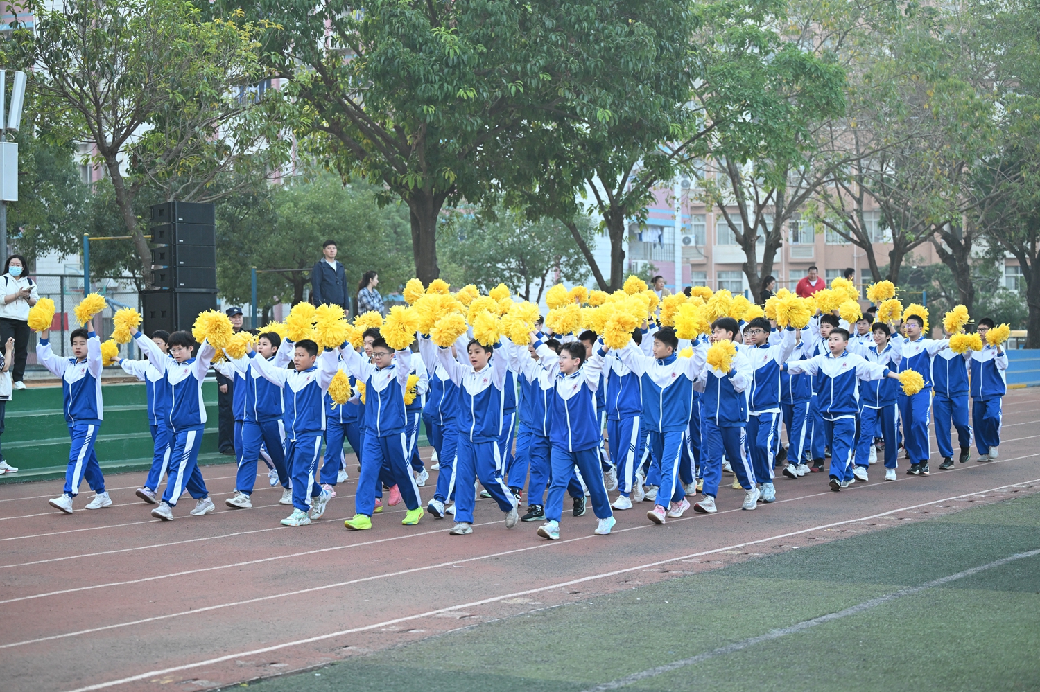 05 花球队.JPG