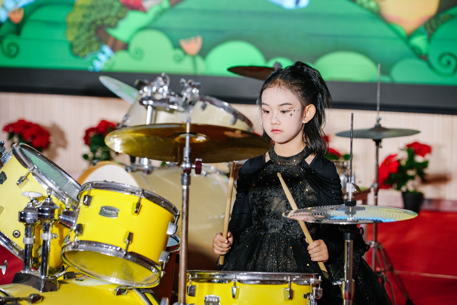 图5 架子鼓演奏《Piston和铃儿响叮当》.jpg