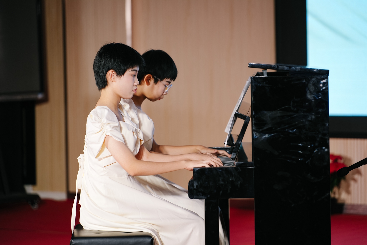 图11 钢琴演奏《加勒比海盗》.jpg