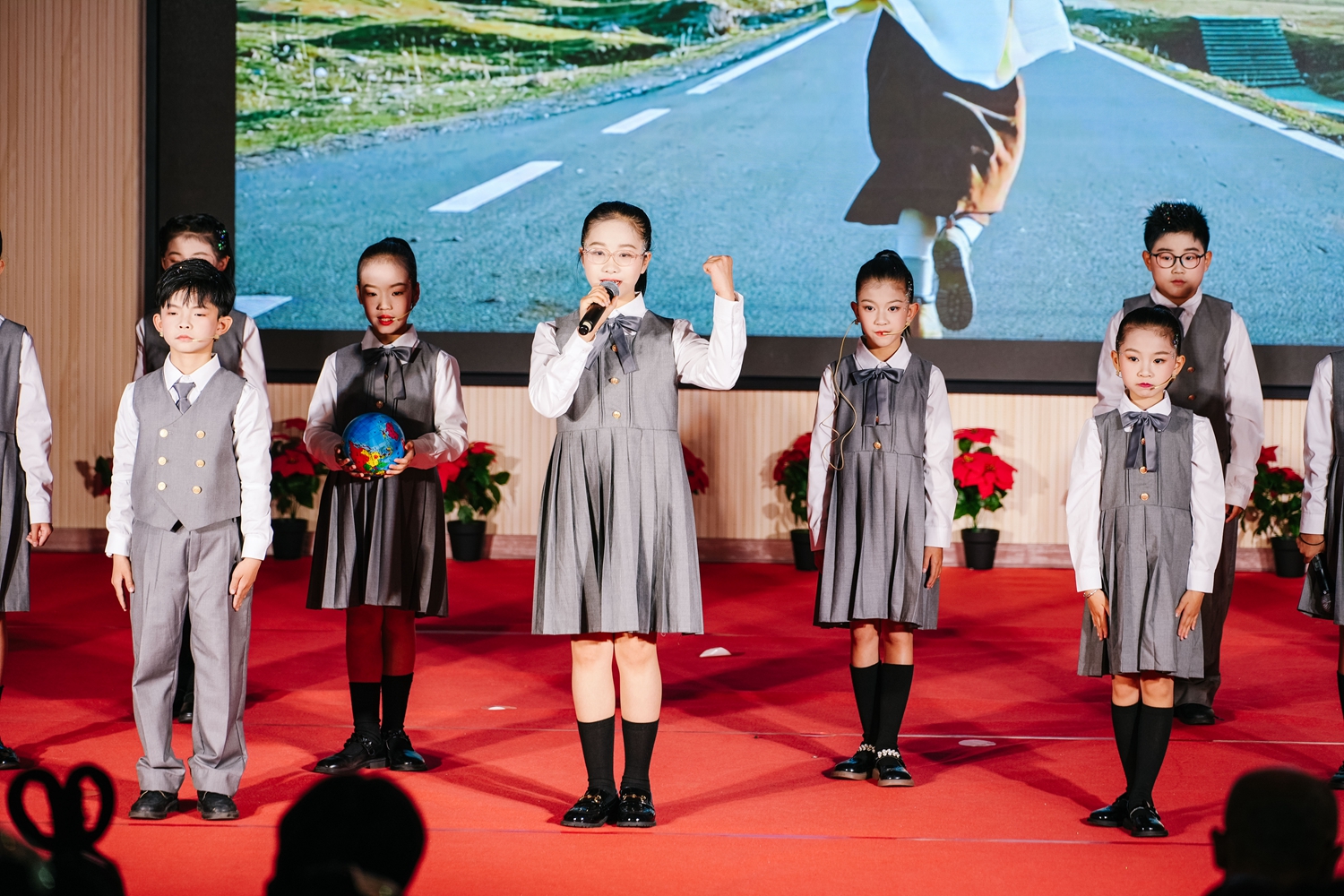 图13  朗诵《未来的我们》.jpg