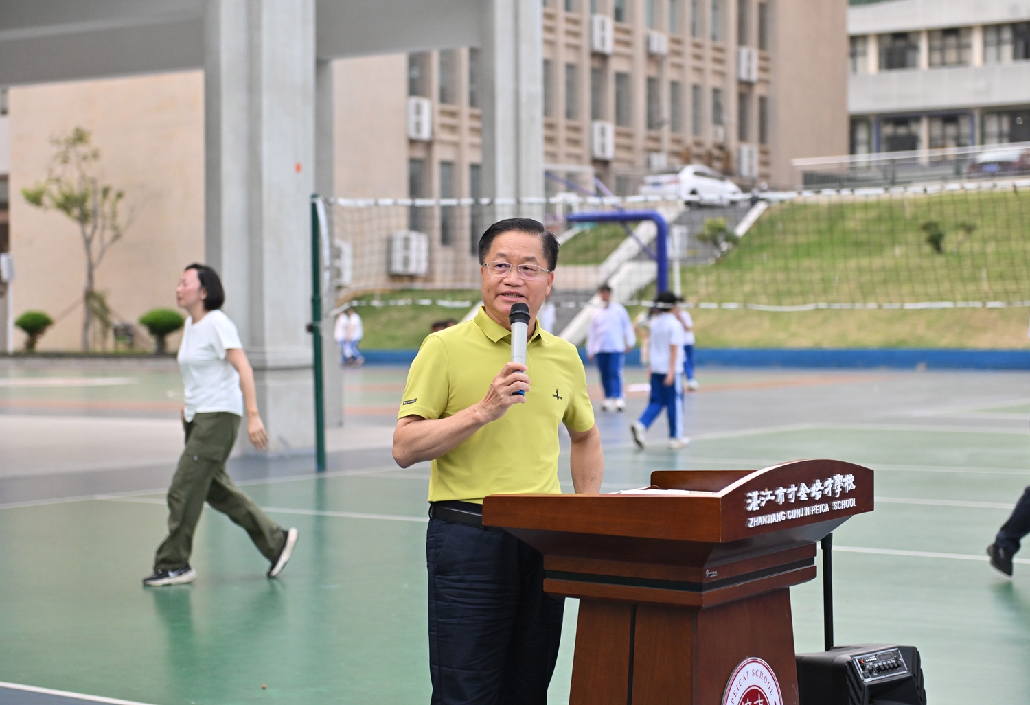 1776240250195696.jpg 图片3 郑建忠总校长活动发言.JPG