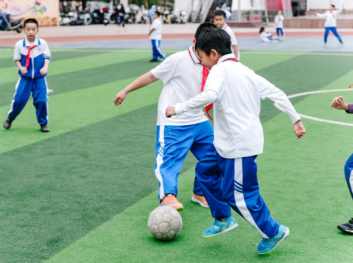 1776240432729076.jpg 图片21足球赛场精彩瞬间.jpg