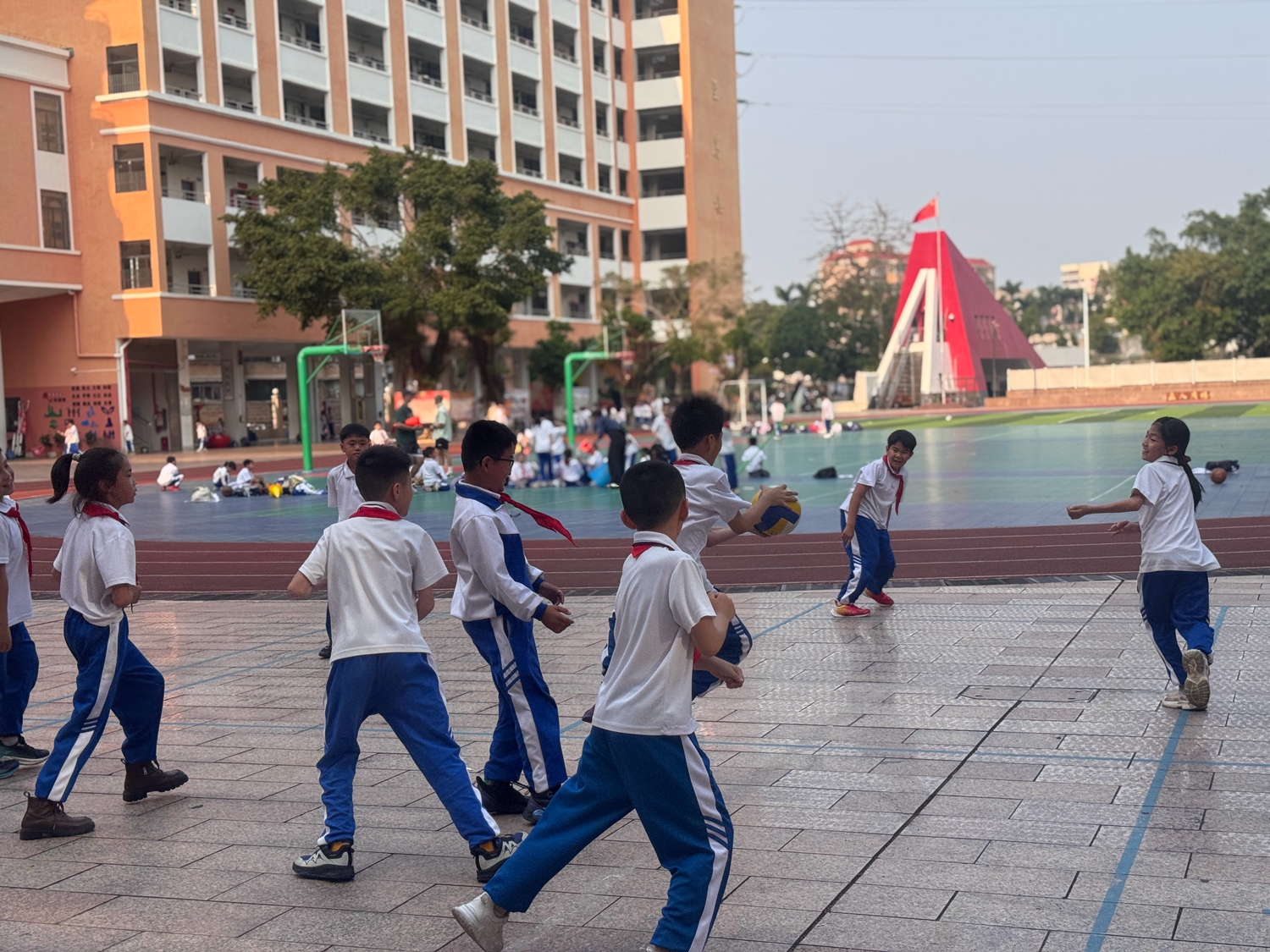 1776240600479577.jpg 图片38小学部花样排球比赛.jpg