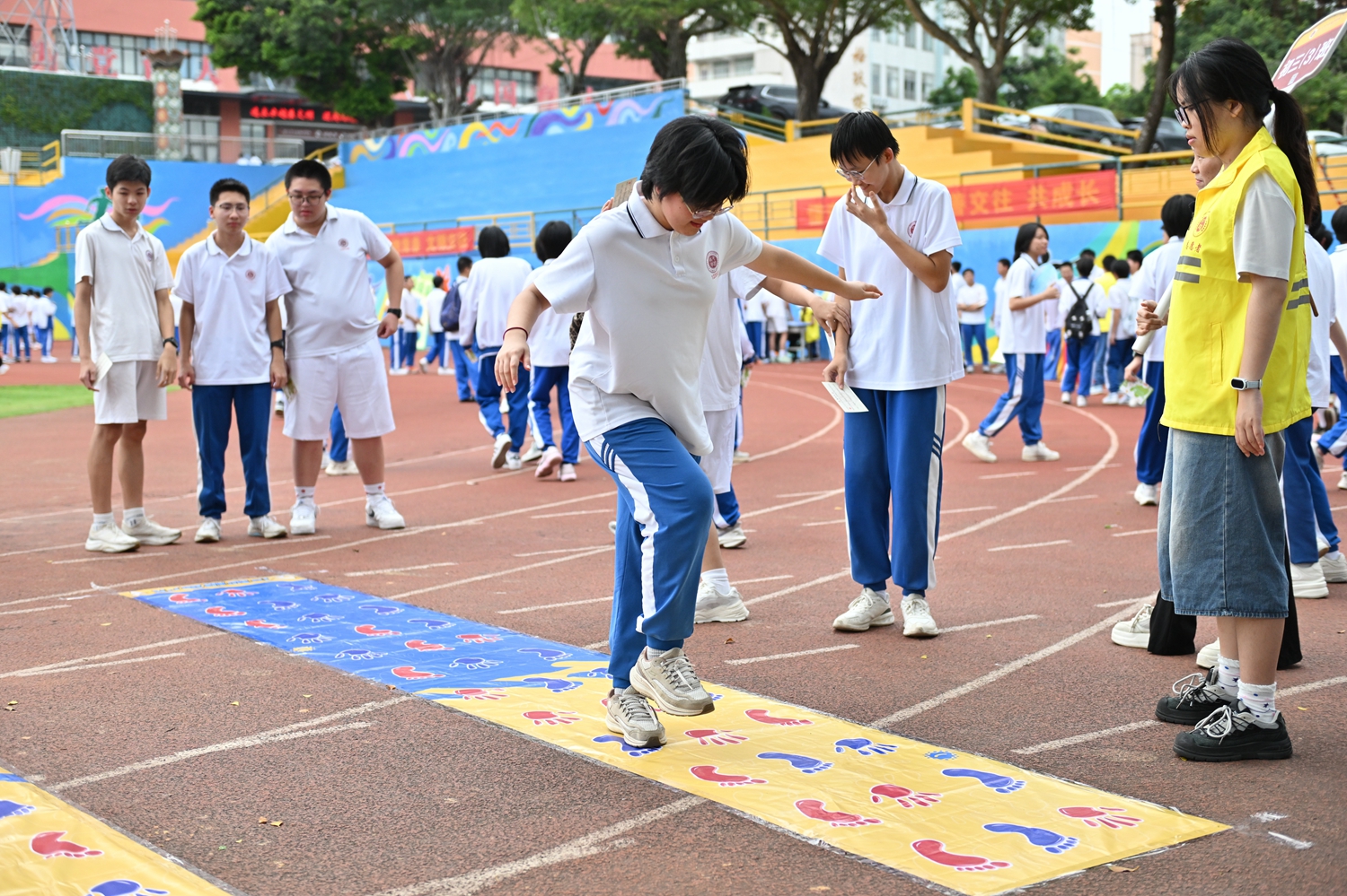 1780298877798521.jpg 步步生花,向阳逐梦.jpg