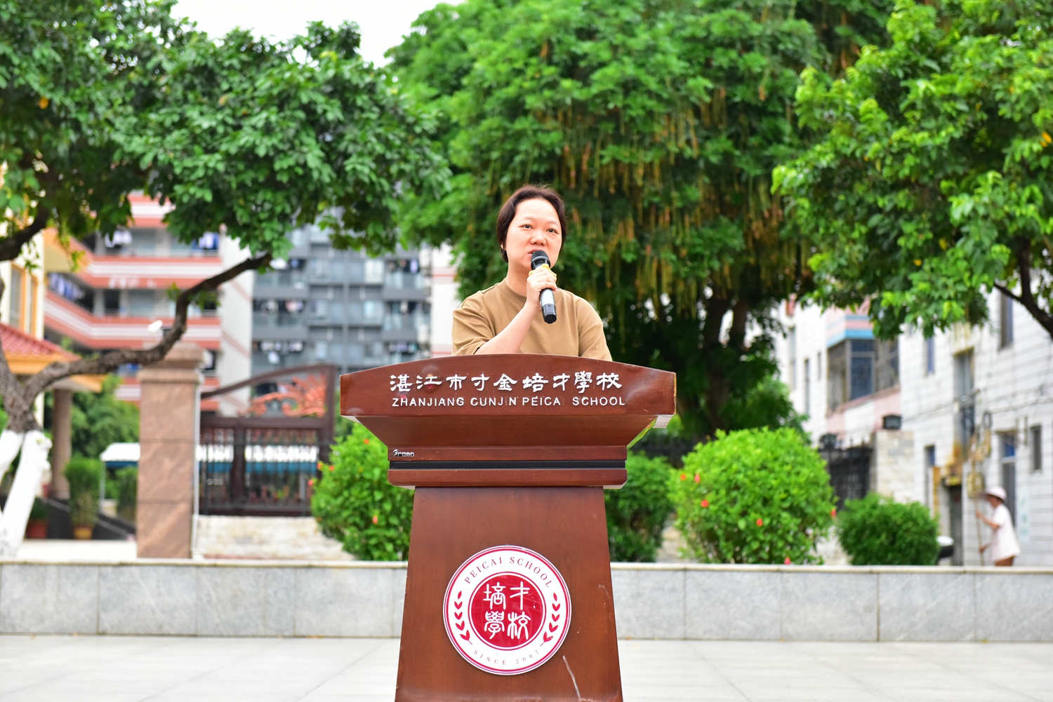 图7陈校长作冲刺动员讲话.JPG
